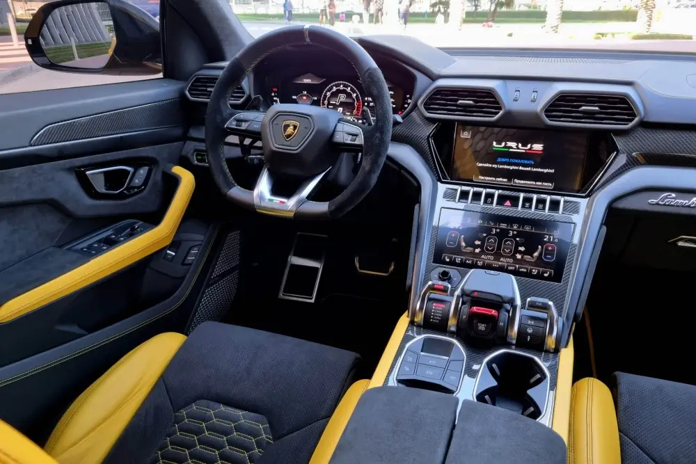 Lamborghini Urus Pearl Capsule Yellow - Thumbnail 6